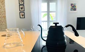 Modern Apartment In The City Centre, La Alameda